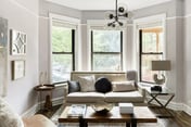 Contemporary Apartment Near Wrigley Field w/ Yard
