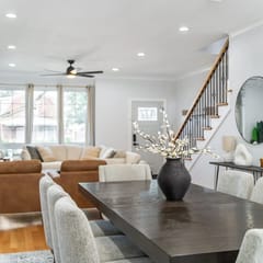 Modern 4-Bedroom Home – Newly Built - Sleeps 10!