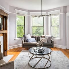 Sophisticated, Historic & Comfy Flat near Wrigley!
