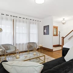 Charming Oak Park 4bd/3.5ba and 2 Private Parking