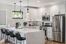 NEW! Large/Beautiful Home with 6BDS/4BTH + Garage! - Image 3