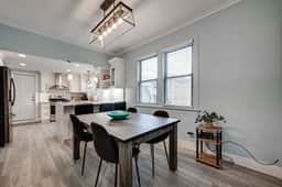 Chic & Spacious Bi-Level Bucktown Condo - Sleeps 8 - Image 4