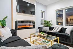 Beautiful/Spacious 7BD - 4BTH Home with Garage! - Image 2