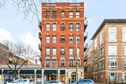 Spacious 2 BDR + 2 BTH Condo near Wrigley Field! - Image 2