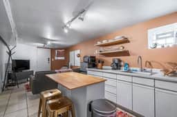 Cozy Chicago Garden Unit - Sleeps 6! - Image 3