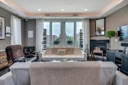 Upscale Penthouse Private Balcony Amazing Views - Image 3