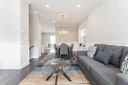 Heart of Chicago 5 Bedroom Modern 12 guest  Home - Image 5