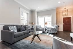 Heart of Chicago 5 Bedroom Modern 12 guest  Home - Image 2