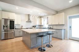 5BR/4BA Modern SFH Logan Square! - Image 4