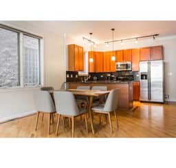 Urban Designer Flat in Noble Square - Sleeps 8 - Image 2