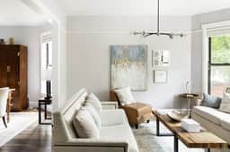 Contemporary Apartment Near Wrigley Field w/ Yard - Image 2