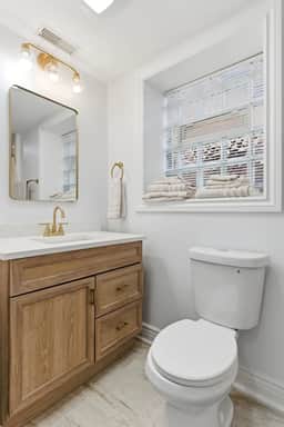 The Claremont Cozy | 4BR + Free Private Parking - Image 3
