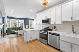 The Home Run: Modern 2BR Steps from Wrigley Field - Image 2