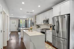 Gorgeous 5 BDR/ 4BA in Logan Square w/Parking! - Image 2