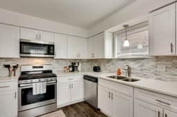 3 Br/2 Ba W/ Building Laundry by Il Med District - Image 4