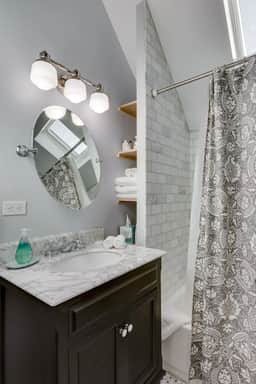 Bright & Lofty Bucktown 1br - Image 5