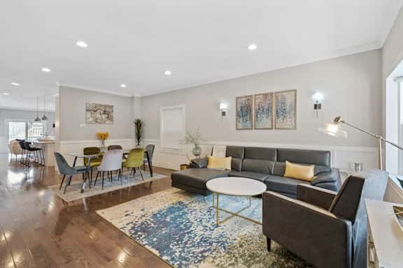 Modern Logan Square Luxury: 5 bedroom - sleeps 16! - Image 1