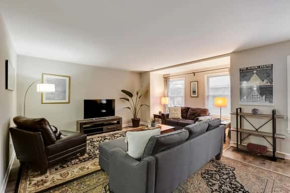 Great 6 Br/4 Ba House for Larger Groups Up to 12 - Image 1
