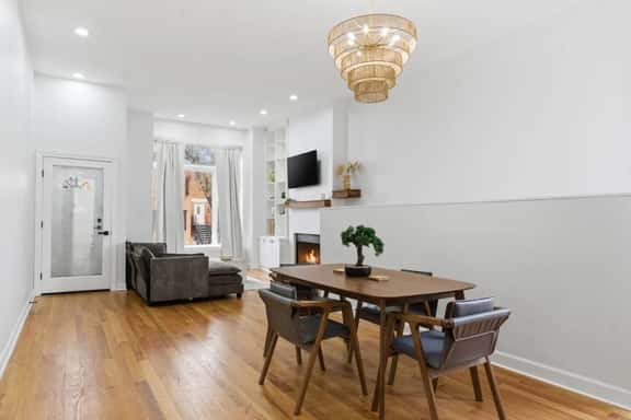 The Claremont Cozy | 4BR + Free Private Parking - Image 1