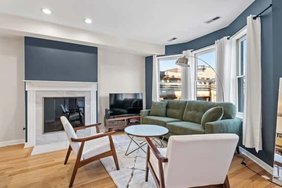 The Home Run: Modern 2BR Steps from Wrigley Field - Image 1