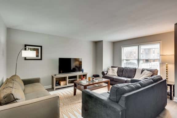 3 Br/2 Ba W/ Building Laundry by Il Med District - Image 1