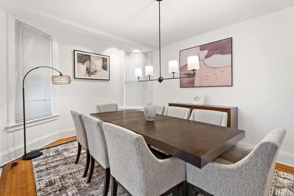 Expansive 4BD - Steps from downtown - Oak Park - Image 1