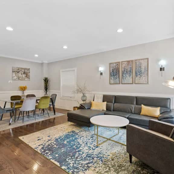 Modern Logan Square Luxury: 5 bedroom - sleeps 16! - Image 1