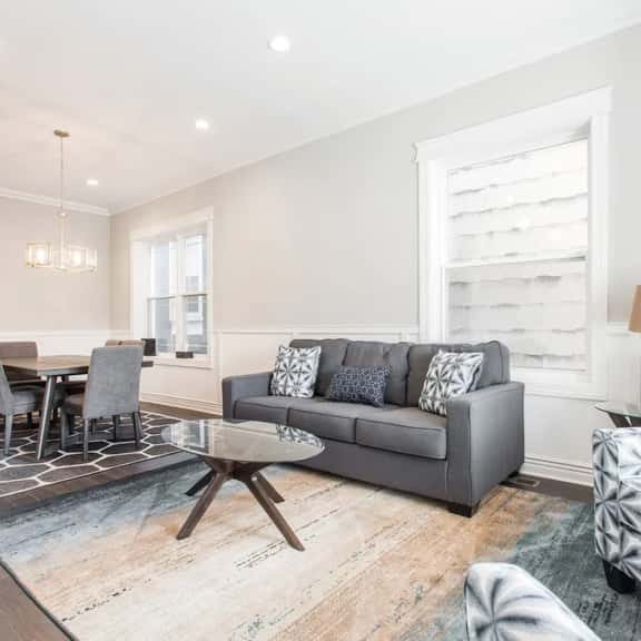 Heart of Chicago 5 Bedroom Modern 12 guest  Home - Image 1