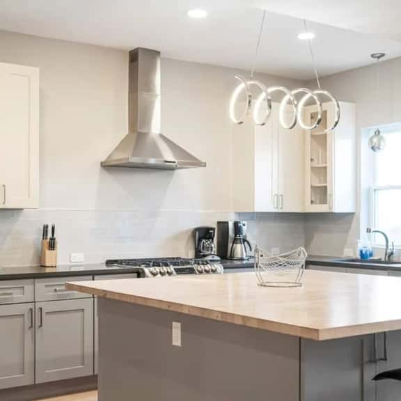 5BR/4BA Modern SFH Logan Square! - Image 1