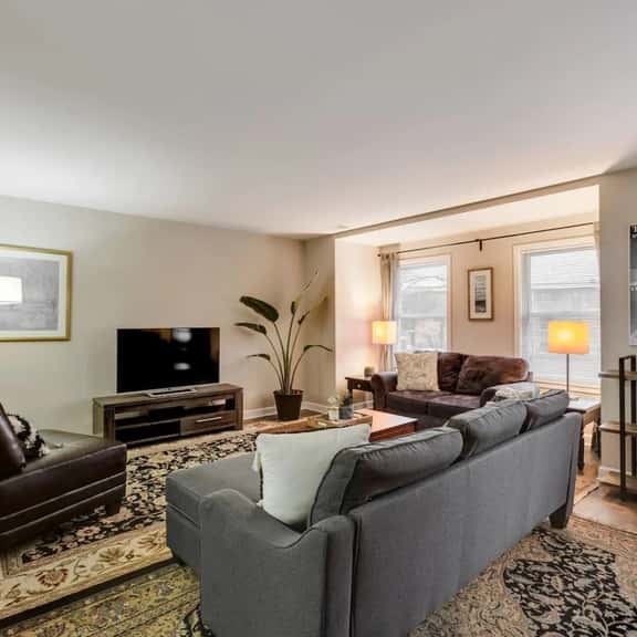 Great 6 Br/4 Ba House for Larger Groups Up to 12 - Image 1