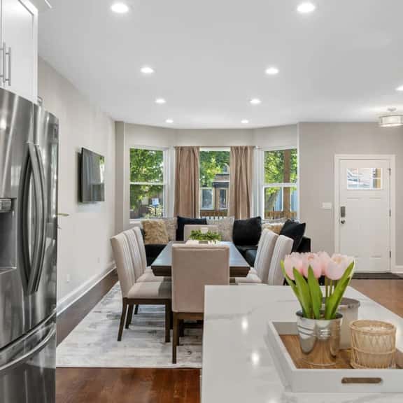 Gorgeous 5 BDR/ 4BA in Logan Square w/Parking! - Image 1