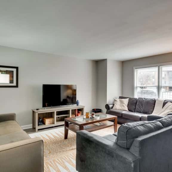 3 Br/2 Ba W/ Building Laundry by Il Med District - Image 1