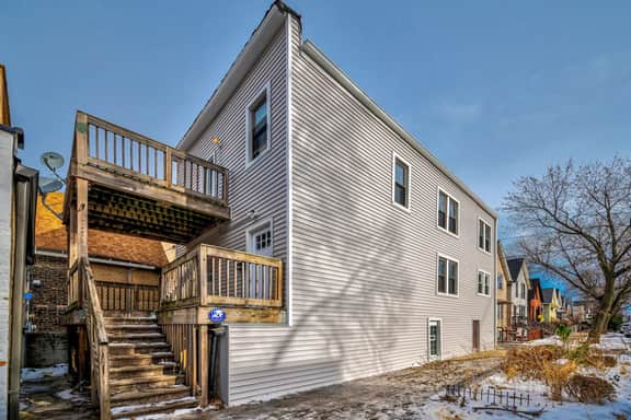 Chic & Spacious Bi-Level Bucktown Condo - Sleeps 8 - Image 3