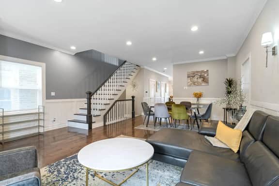 Modern Logan Square Luxury: 5 bedroom - sleeps 16! - Image 4
