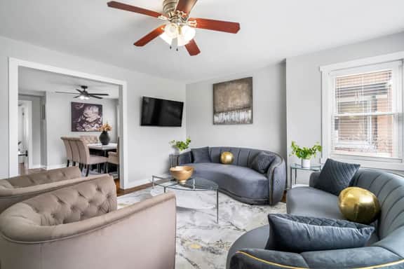 New! Beautiful 7BD Home - Sleeps 15 + 2 Car Garage - Image 3