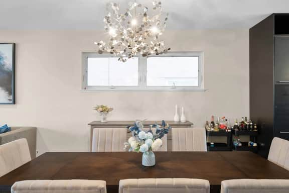 Beautiful 5-bedroom Pilsen Home w/ Parking! - Image 4