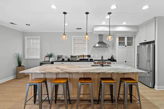 6BD/5BTH + Roofdeck - Downtown Chicago! - Image 2