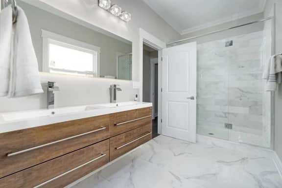 Heart of Chicago 5 Bedroom Modern 12 guest  Home - Image 3