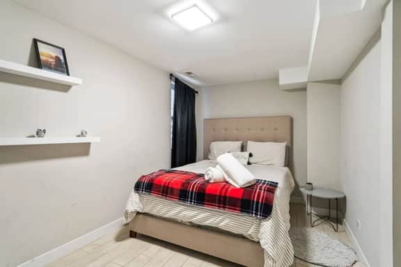 5BR/4BA Modern SFH Logan Square! - Image 5