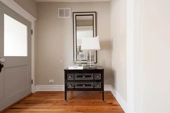 Comfy/Elegant Home by Wrigley, Garage Spot & Yard - Image 5