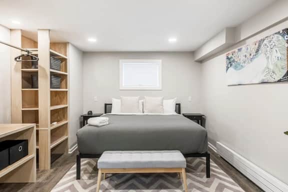 Walk to IL Medical District 1 Bed w/Parking & W/D - Image 4