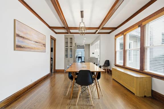 Charming Oak Park 4bd/3.5ba and 2 Private Parking - Image 5